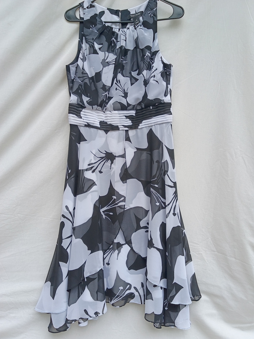 White House Black Market Black & White Floral Tiered Midi Dress - Picture 1 of 6